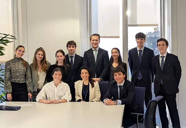 Students from Everest School and Highlands los Fresnos visit Management Solutions